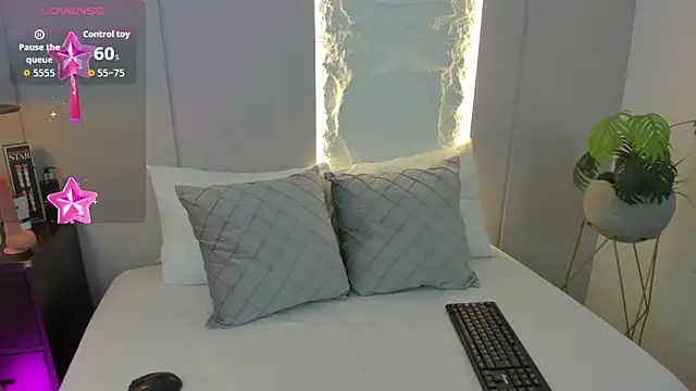 Clara Luu online show from October 17, 2025, 2:37 am