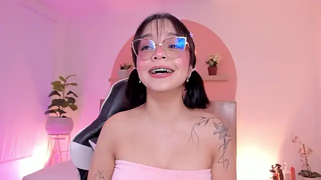 Clara Luu online show from April 2, 2026, 3:15 am