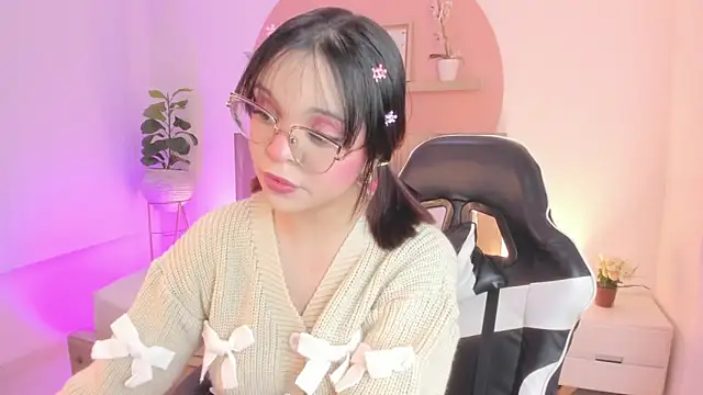 Clara Luu online show from June 7, 2026, 3:32 am