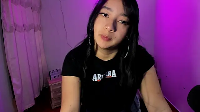 pretti scarlett online show from November 18, 2025, 11:58 am