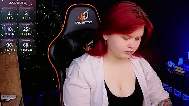 fillisfox  online show from December 3, 2025, 10:57 am