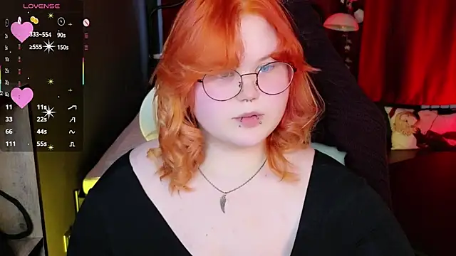 fillisfox  online show from April 12, 2026, 4:34 pm