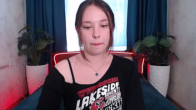 Snapshot of PureLedy chatting on June 5, 2026, 6:52 am PureLedy online show from June 5, 2026, 6:52 am