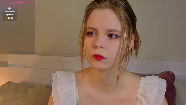 JulietteRain online show from March 22, 2026, 6:11 pm