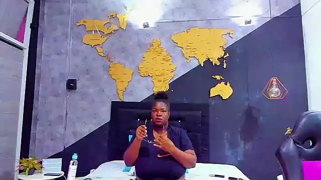 Maiam  Rossi online show from October 15, 2025, 12:49 pm