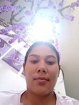 burbuja02 online show from September 26, 2025, 3:05 pm