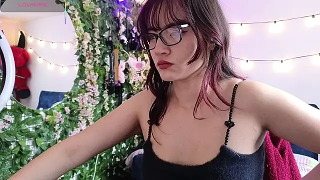 MiaVelvetDoll online show from January 13, 2026, 2:22 pm