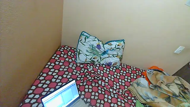 Juuaanp3 online show from November 28, 2025, 1:14 pm