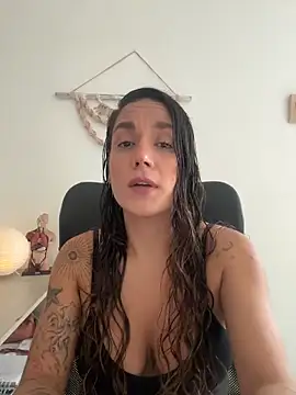 Snapshot of Sophia_House_ chatting on May 25, 2026, 9:43 pm Sophia House online show from May 25, 2026, 9:43 pm