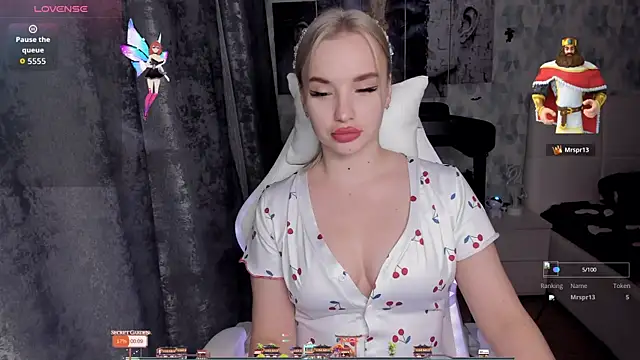 KiraKrox online show from November 4, 2025, 6:40 pm