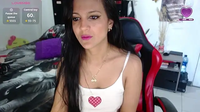 BasmaHernandez online show from November 26, 2025, 1:34 pm