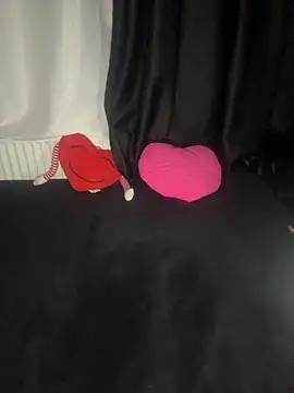 milagros0 online show from October 24, 2025, 10:50 pm