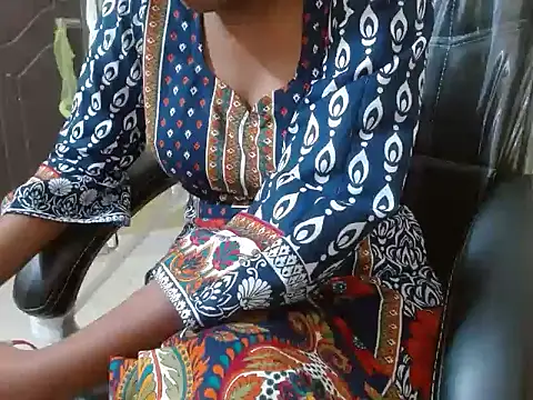 Snapshot of shallyji chatting on October 14, 2025, 4:57 am shallyji online show from October 14, 2025, 4:57 am