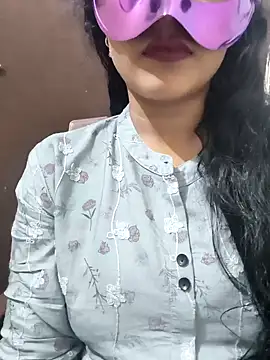 Hot Alia04 online show from November 3, 2025, 5:36 pm