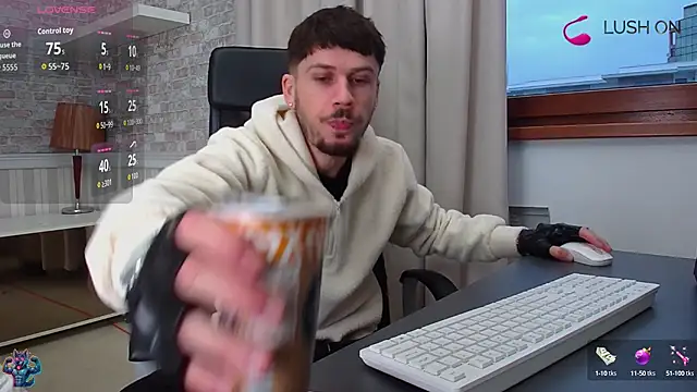 JonahShaw online show from October 7, 2025, 4:42 am