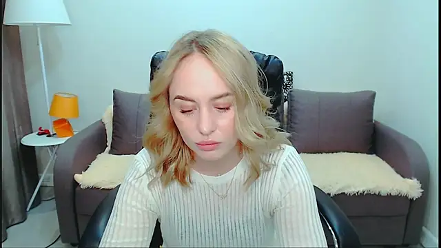 LiluMoon   online show from May 15, 2026, 4:25 pm