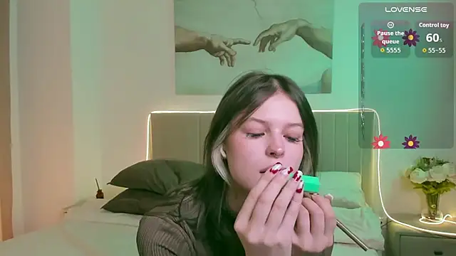 Lisa Blossom online show from October 16, 2025, 6:03 am