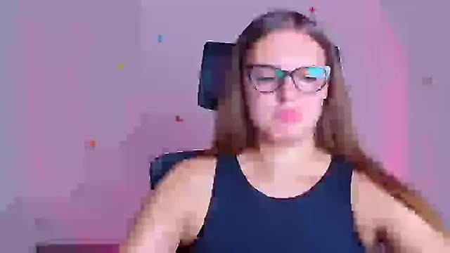 Snapshot of Aurora_White chatting on September 12, 2025, 11:32 am Aurora White online show from September 12, 2025, 11:32 am