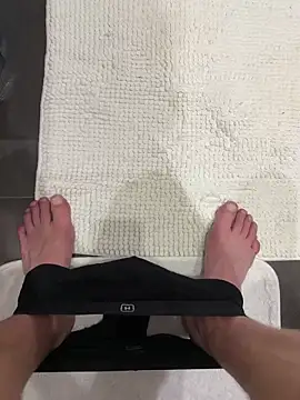 Snapshot of myPriority01 chatting on September 25, 2025, 6:22 pm myPriority01 online show from September 25, 2025, 6:22 pm