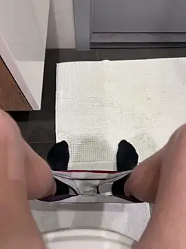 Snapshot of myPriority01 chatting on September 27, 2025, 8:58 pm myPriority01 online show from September 27, 2025, 8:58 pm