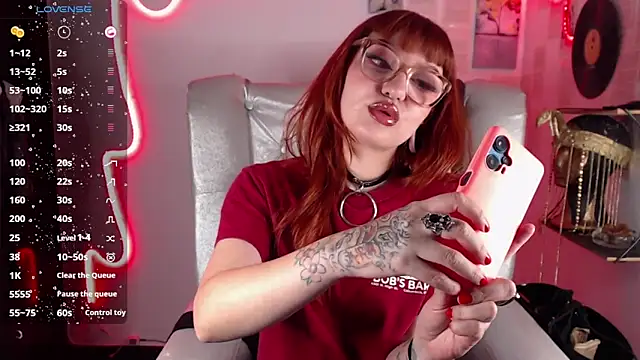 FabulousVenus online show from September 14, 2025, 4:06 pm