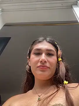 Snapshot of Isa_Villamarin chatting on September 16, 2025, 2:40 pm Isa Villamarin online show from September 16, 2025, 2:40 pm