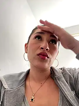 Snapshot of Isa_Villamarin chatting on September 17, 2025, 2:41 pm Isa Villamarin online show from September 17, 2025, 2:41 pm