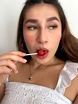 Snapshot of Isa_Villamarin chatting on September 23, 2025, 2:42 pm Isa Villamarin online show from September 23, 2025, 2:42 pm