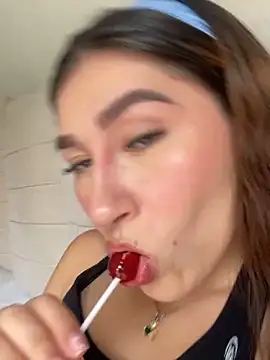 Snapshot of Isa_Villamarin chatting on September 30, 2025, 3:39 pm Isa Villamarin online show from September 30, 2025, 3:39 pm