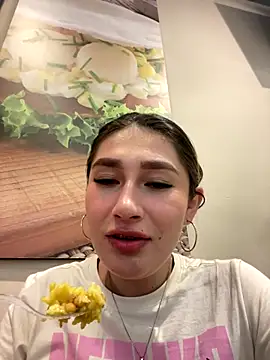 Snapshot of Isa_Villamarin chatting on October 3, 2025, 3:31 pm Isa Villamarin online show from October 3, 2025, 3:31 pm