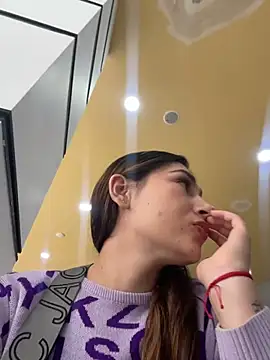 Snapshot of Isa_Villamarin chatting on October 22, 2025, 3:01 pm Isa Villamarin online show from October 22, 2025, 3:01 pm