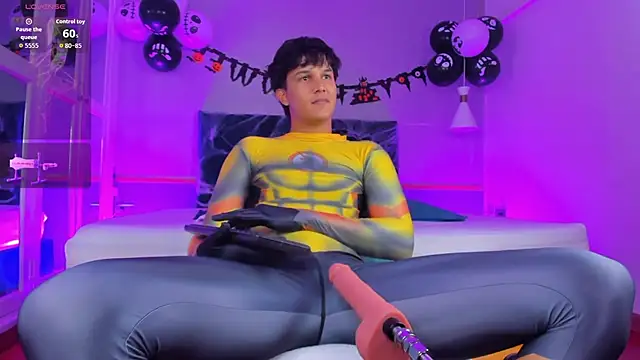 Leo Savage  online show from October 13, 2025, 4:23 am