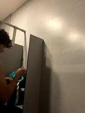 Leo Savage  online show from December 22, 2025, 11:24 pm