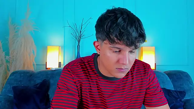 Leo Savage  online show from March 4, 2026, 3:23 am