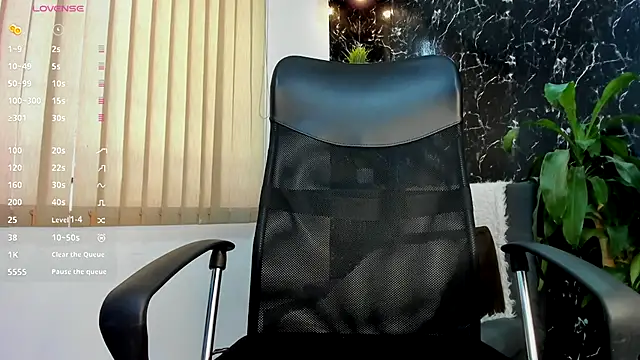 Alexander ferre online show from October 5, 2025, 1:20 pm