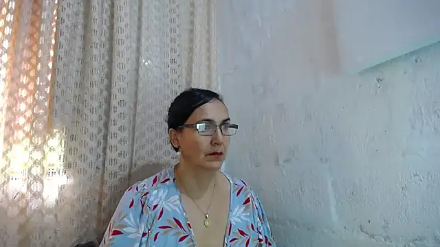 gabbyparker  online show from November 12, 2025, 3:34 pm