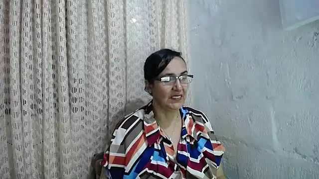 gabbyparker  online show from November 16, 2025, 11:10 pm