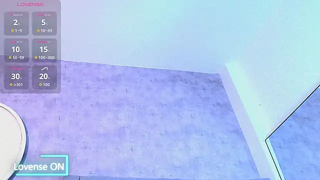 karla-ruiz online show from November 12, 2025, 7:35 pm