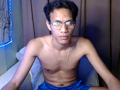 fantasy davidxx online show from October 3, 2025, 11:07 am