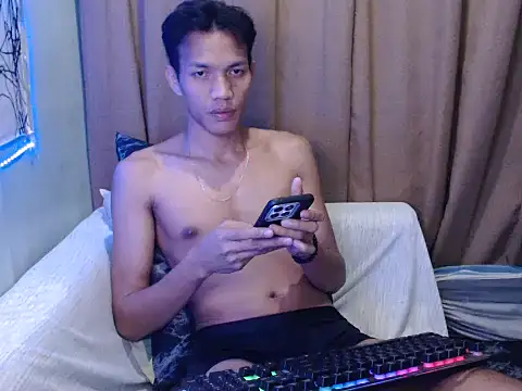 fantasy davidxx online show from December 4, 2025, 5:43 pm