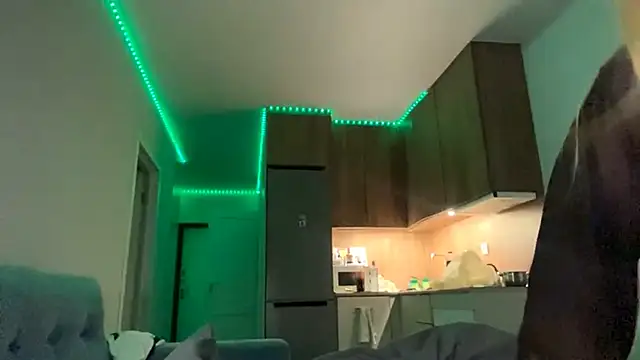 PandaFluff online show from April 7, 2026, 11:26 pm