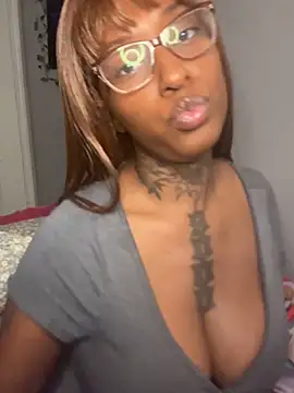 MistiSavannah online show from November 18, 2025, 1:33 am