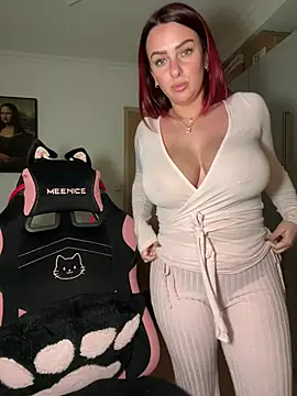 OliviaaFischer online show from April 6, 2026, 8:10 pm