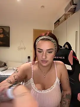 OliviaaFischer online show from April 17, 2026, 7:50 pm