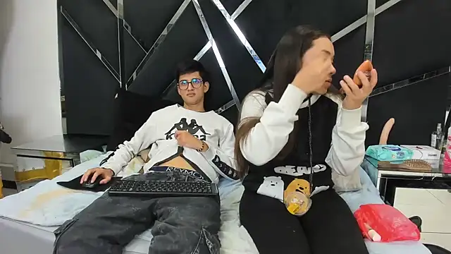 Snapshot of Noa_Arez chatting on February 3, 2026, 2:21 am Noa Arez online show from February 3, 2026, 2:21 am