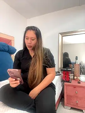 emma hot2006 online show from September 17, 2025, 3:35 pm