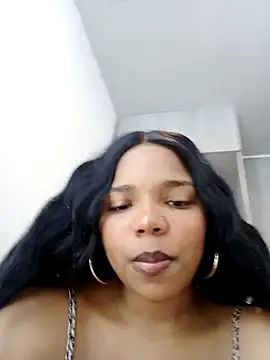 Chanell mina online show from October 28, 2025, 3:43 am