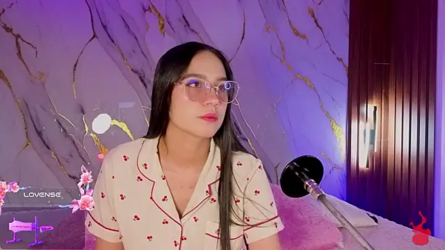 Snapshot of Emmiicute chatting on February 16, 2026, 8:27 pm Emmiicute online show from February 16, 2026, 8:27 pm