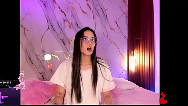 Snapshot of Emmiicute chatting on February 18, 2026, 8:27 pm Emmiicute online show from February 18, 2026, 8:27 pm