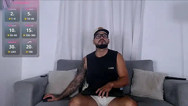 Snapshot of Eric_Evans1 chatting on October 22, 2025, 2:56 am Eric Evans1 online show from October 22, 2025, 2:56 am